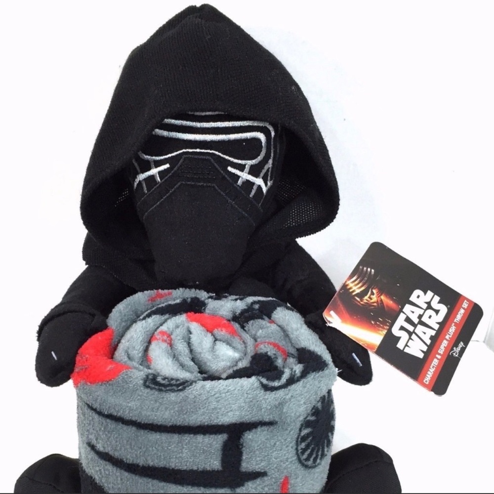 Star Wars Kylo Ren Hugger and Throw Blanket Set
